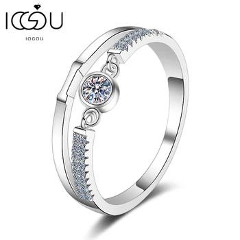 IOGOU 100% כסף סטרלינג 925 עגול לחתוך 0.1 ct אמיתי Moissanite אופנה טבעת לנשים בנות מתנה עם הגר 