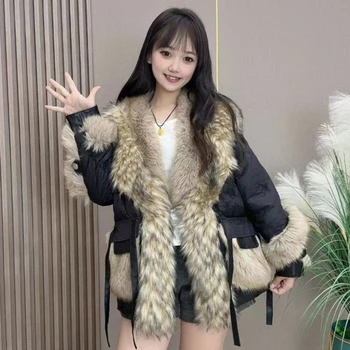 2023 החורף החדשה לנשים Faux פרווה אופנה מזדמן להאריך ימים יותר בסגנון קוריאני גודל גדול חם העליון בדרגה גבוהה V-צוואר רקמה מעיל